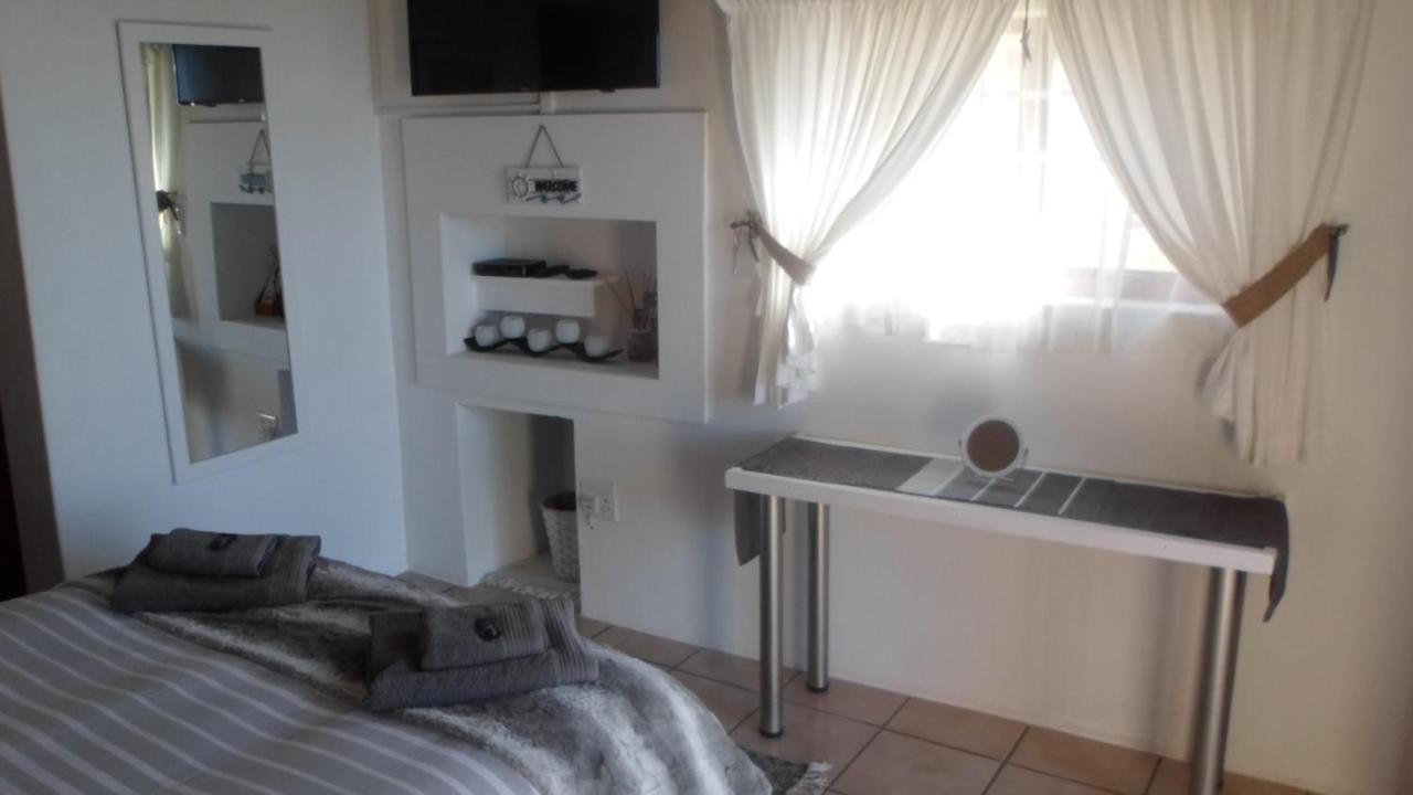 After8 B&B Kleinbaai Bagian luar foto